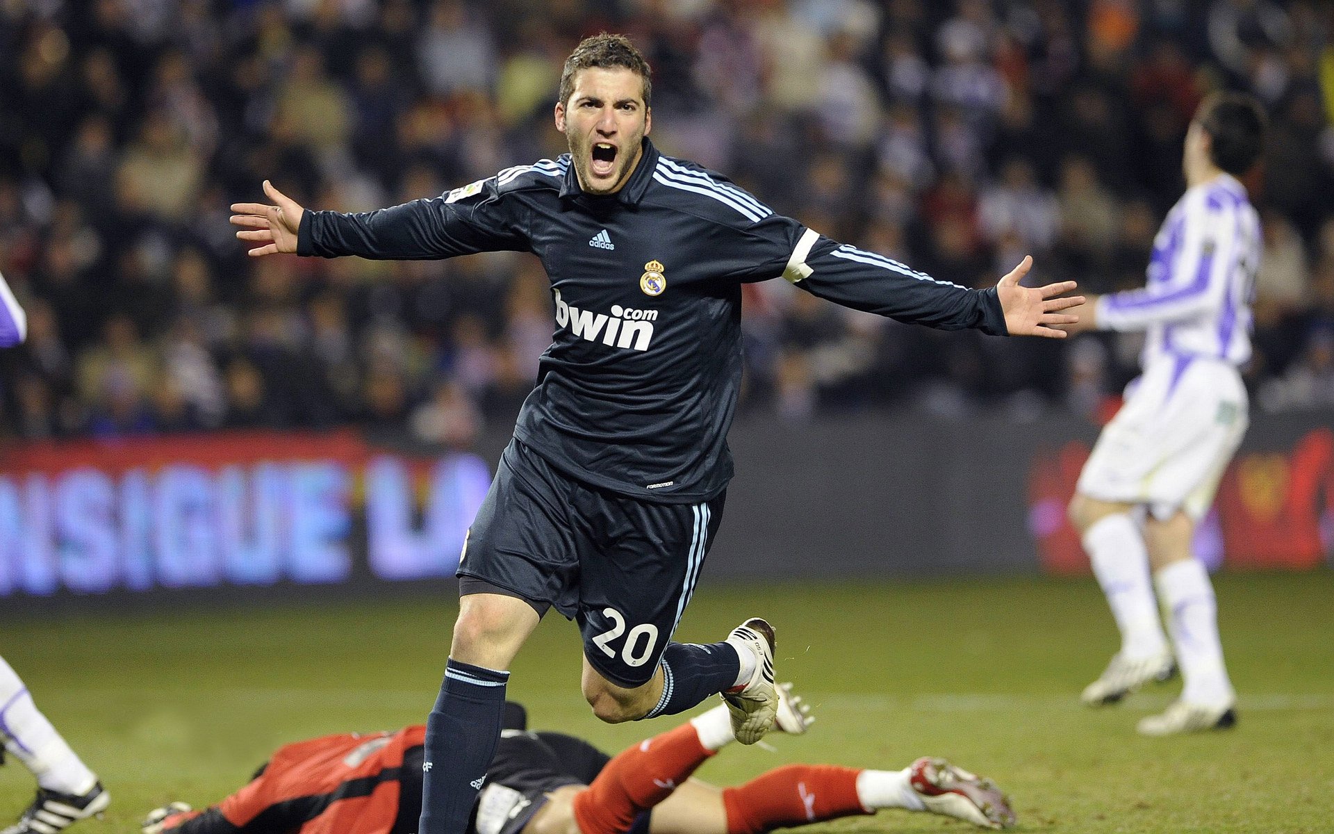 雷霆对阵独行侠,利拉德刷新纪录之夜